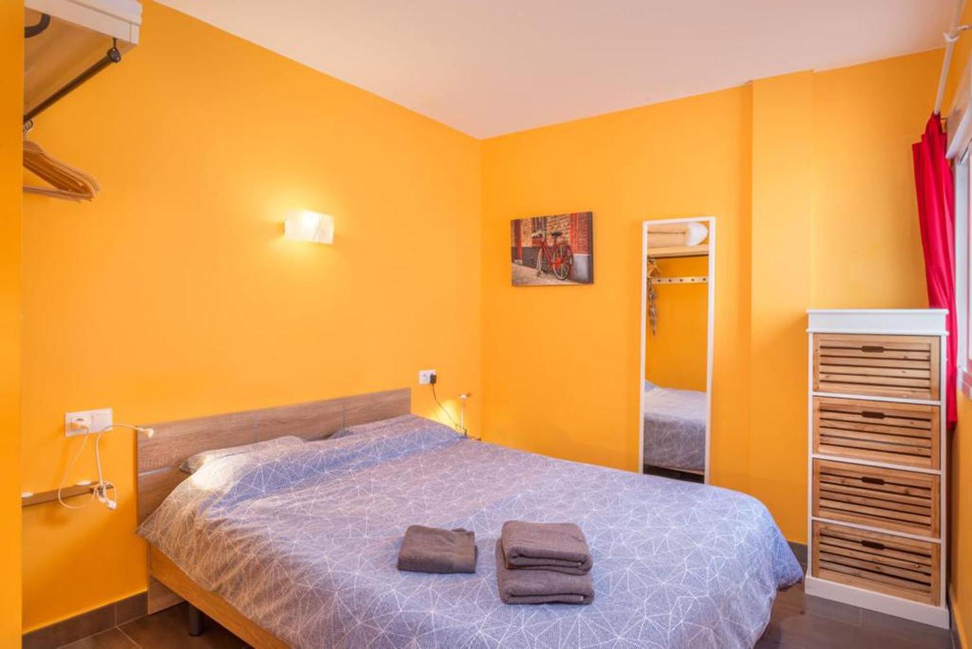Apartment Calle Larga Фуeнхирола Екстериор снимка