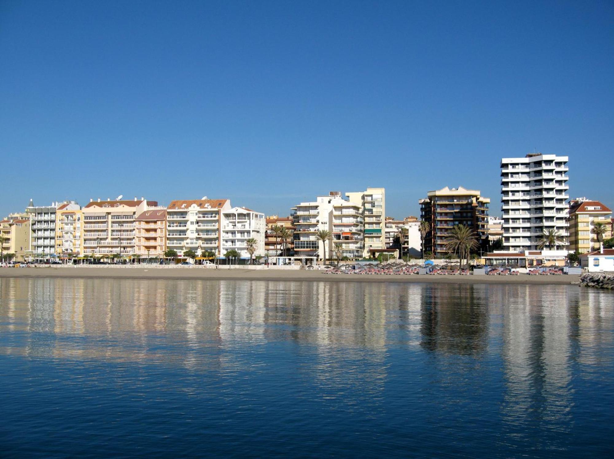 Apartment Calle Larga Фуeнхирола Екстериор снимка